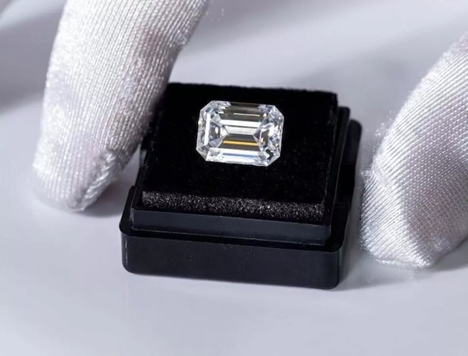 Moissanite 2Carat Emerald GGA Certified
